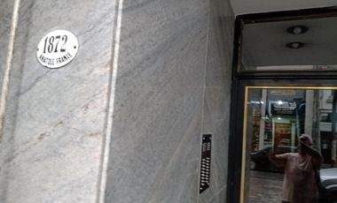 Departamento en venta - 3 Dormitorios 2 Baños - Lanús