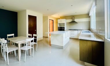 Casa en renta en Club de Golf los Encinos
