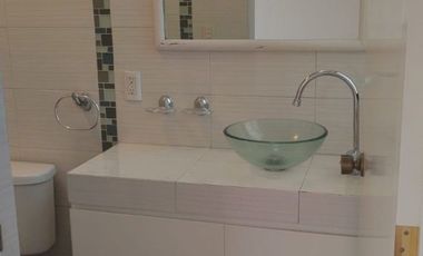 ¡SÚPER OPORTUNIDAD!! Excelente casa en venta en calle cerrada en Teca parte baja