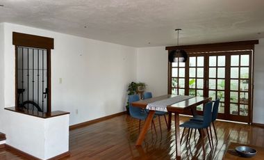 ¡SÚPER OPORTUNIDAD!! Excelente casa en venta en calle cerrada en Teca parte baja