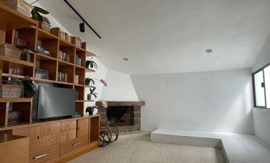 ¡SÚPER OPORTUNIDAD!! Excelente casa en venta en calle cerrada en Teca parte baja