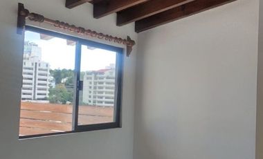¡SÚPER OPORTUNIDAD!! Excelente casa en venta en calle cerrada en Teca parte baja