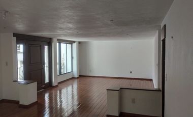 ¡SÚPER OPORTUNIDAD!! Excelente casa en venta en calle cerrada en Teca parte baja