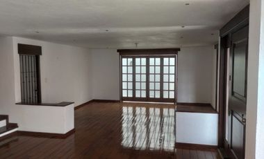 ¡SÚPER OPORTUNIDAD!! Excelente casa en venta en calle cerrada en Teca parte baja