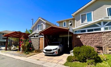CASA 2PISOS INCLUYE GTO COMUN COND JARDINES DEVESPUCIO