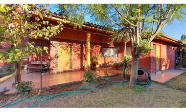 Vende Parcela de Agrado 4D 3B con piscina en Calle Larga