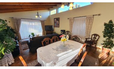 Vende Parcela de Agrado 4D 3B con piscina en Calle Larga