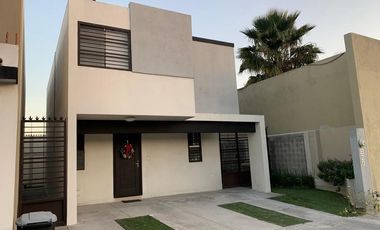 ADL RENTA DE CASA CON EXCEDENTE FRENTE A PARQUE PASEO DE AMBERES GDL