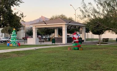 ADL RENTA DE CASA CON EXCEDENTE FRENTE A PARQUE PASEO DE AMBERES GDL