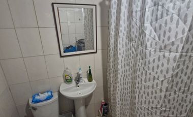 ARRIENDO DEPTO INDEPENDIENTE 2D/BAÑO/COCINA AMERICANA