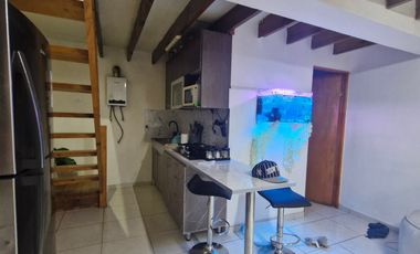 ARRIENDO DEPTO INDEPENDIENTE 2D/BAÑO/COCINA AMERICANA