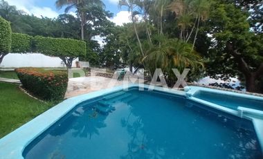 CASA EN PRIVADA CON ALERCA
