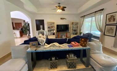 Espectacular casa en Buenaventura, frente al mar!