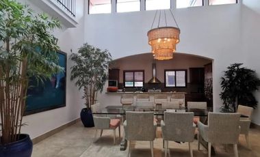 Espectacular casa en Buenaventura, frente al mar!