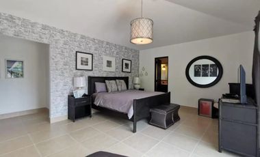 Espectacular casa en Buenaventura, frente al mar!