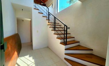 CASA EN VENTA,  VALLE DE BRAVO.