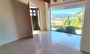 CASA EN VENTA,  VALLE DE BRAVO.