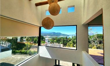 CASA EN VENTA,  VALLE DE BRAVO.