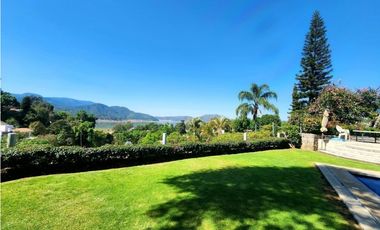 CASA EN VENTA,  VALLE DE BRAVO.