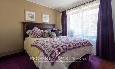 Casa de 3 pisos, 5 dormitorios y 3 baños en sector residencial de La Florida