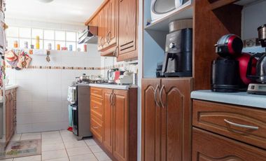 Casa de 3 pisos, 5 dormitorios y 3 baños en sector residencial de La Florida