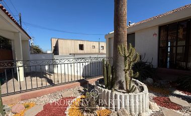 Sorprendente Casa en Arriendo en San Joaquín con Vista Poniente