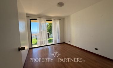Sorprendente Casa en Arriendo en San Joaquín con Vista Poniente
