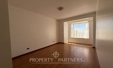 Sorprendente Casa en Arriendo en San Joaquín con Vista Poniente