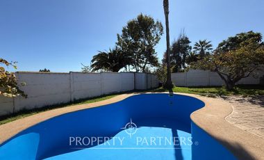 Sorprendente Casa en Arriendo en San Joaquín con Vista Poniente