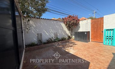 Sorprendente Casa en Arriendo en San Joaquín con Vista Poniente