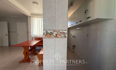 Sorprendente Casa en Arriendo en San Joaquín con Vista Poniente