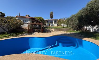 Sorprendente Casa en Arriendo en San Joaquín con Vista Poniente