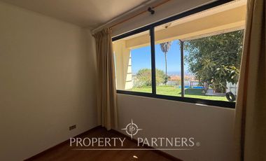 Sorprendente Casa en Arriendo en San Joaquín con Vista Poniente