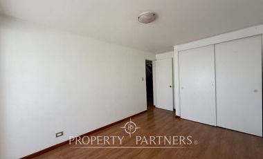 Sorprendente Casa en Arriendo en San Joaquín con Vista Poniente