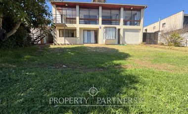 Sorprendente Casa en Arriendo en San Joaquín con Vista Poniente