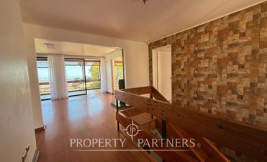 Sorprendente Casa en Arriendo en San Joaquín con Vista Poniente