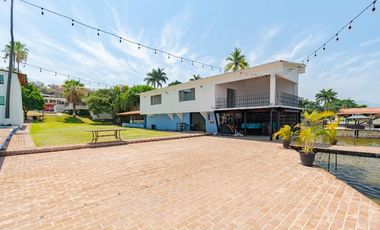 Casa en el lago de Tequesquitengo