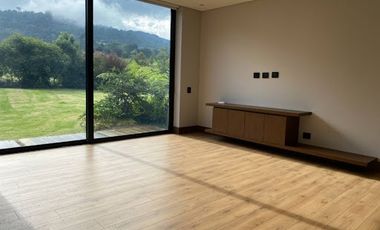 VENTA de CASA RESIDENCIAL en LA CALERA