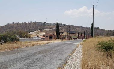 Venta de Terreno en Haras del Bosque 1,070m2 ZONA Acres