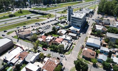 Local en pilar