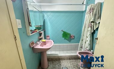 Chalet de 4 ambientes con 2 baños, apta crédito