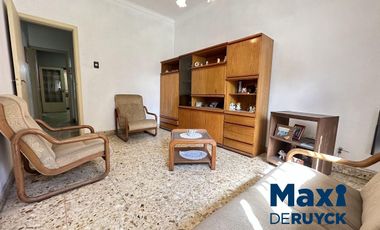 Chalet de 4 ambientes con 2 baños, apta crédito