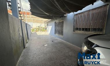 Chalet de 4 ambientes con 2 baños, apta crédito