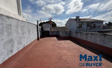 Chalet de 4 ambientes con 2 baños, apta crédito