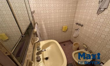 Chalet de 4 ambientes con 2 baños, apta crédito
