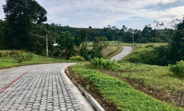 Venta lotes en Urbanización, 650m2, Puerto Quito, piscina