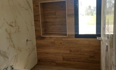 Casa en  venta en barrio cerrado  Los Juncos, Lujan