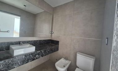 Venta de Duplex en  Brisas de Manantiales 3 dormitorios