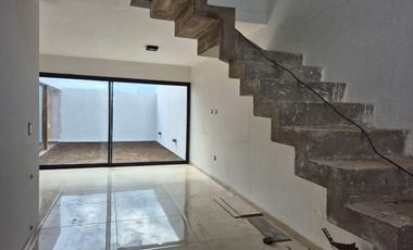 Venta de Duplex en  Brisas de Manantiales 3 dormitorios