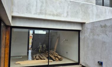 Venta de Duplex en  Brisas de Manantiales 3 dormitorios